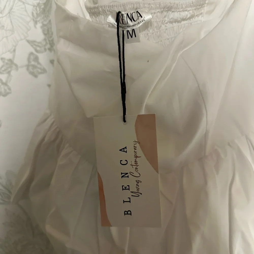 White Ruffled top - Picture 2 of 3